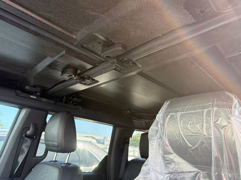 Used 2024 Ford Bronco Badlands AWD/4WD image 22