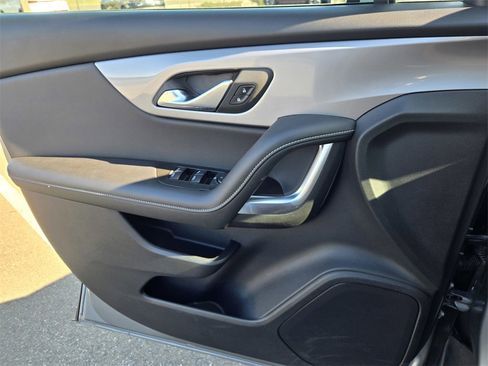 Used 2025 Chevrolet Blazer LT image 23