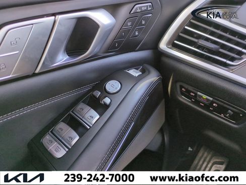 Used 2022 BMW X7 xDrive40i w/ Executive Package image 27