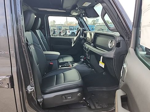 New 2026 Jeep Wrangler Unlimited Sahara AWD/4WD image 33