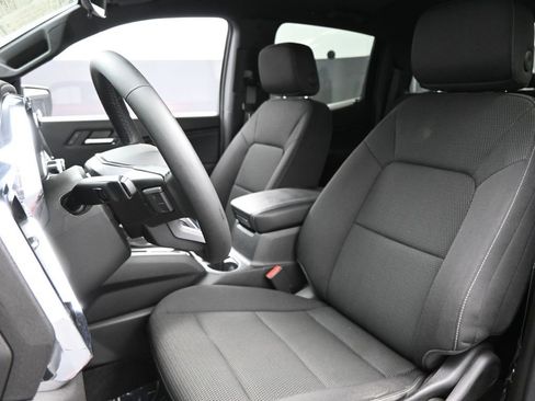 Used 2024 GMC Canyon Elevation image 8