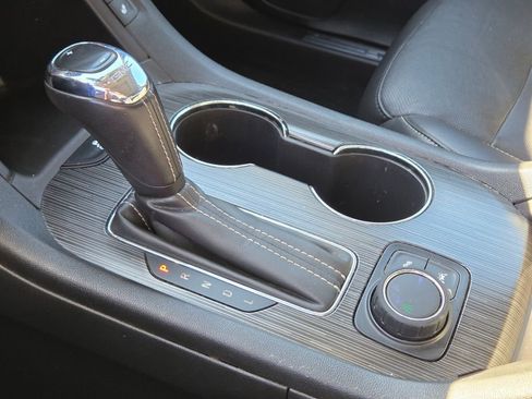 Used 2018 GMC Acadia SLT FWD image 34