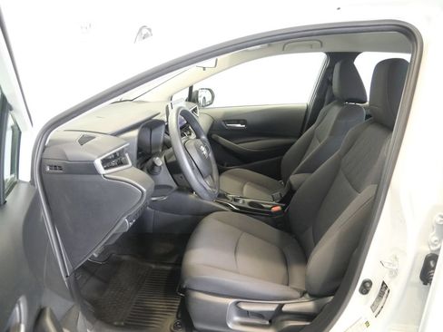 Used 2021 Toyota Corolla LE FWD image 15