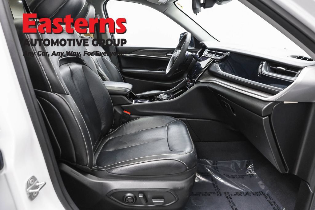 Used 2023 Jeep Grand Cherokee 4WD 4xe image 31
