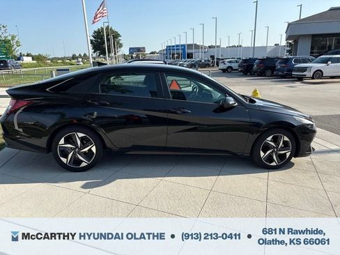 Certified 2023 Hyundai Elantra SEL w/ Convenience Package FWD image 11