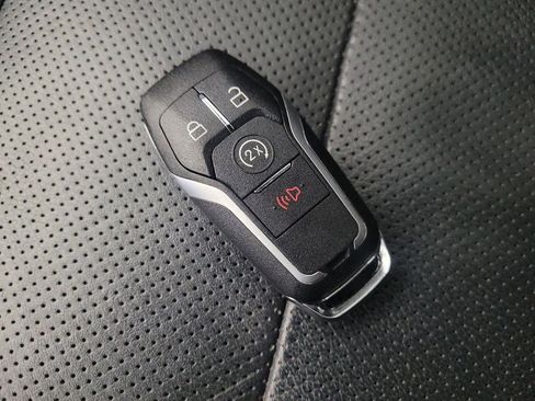 Used 2017 Ford Explorer Limited image 32