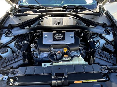 Used 2020 Nissan 370Z Coupe image 25