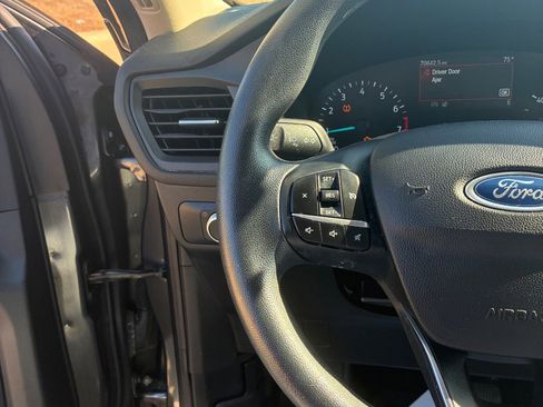 Used 2020 Ford Escape SE image 20