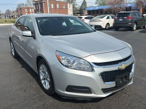 Used 2015 Chevrolet Malibu LT image 3