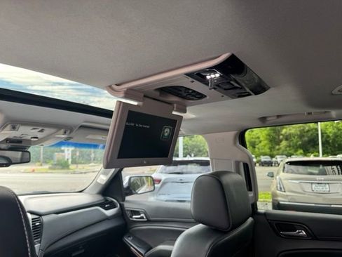 Used 2020 Chevrolet Suburban Premier AWD/4WD image 13