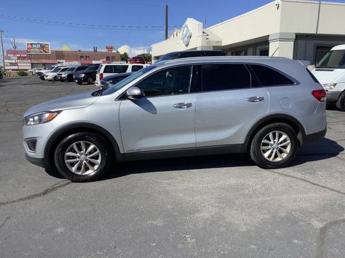 Used 2018 Kia Sorento LX AWD/4WD image 15