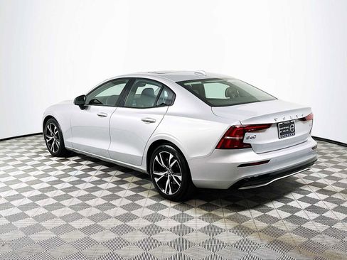 Used 2025 Volvo S60 B5 Core image 5