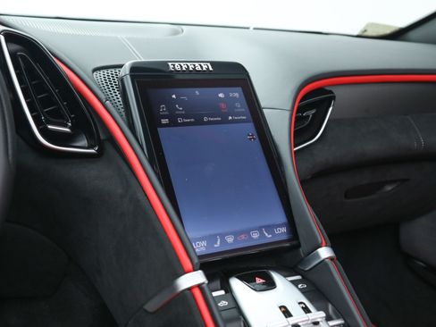 Certified 2025 Ferrari Roma Spider RWD image 41