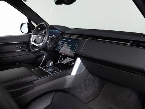 Used 2023 Land Rover Range Rover SE image 27