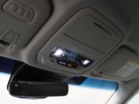 Used 2024 Lincoln Nautilus Reserve image 23