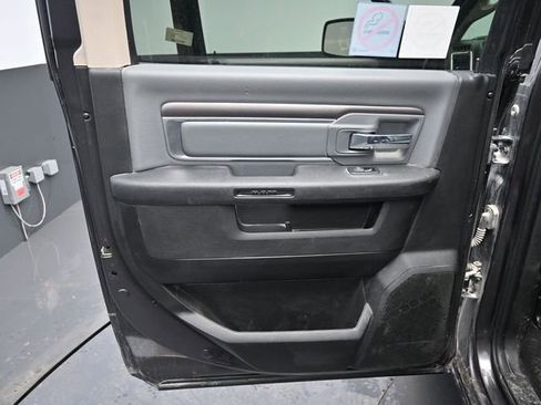 Used 2023 RAM 1500 Classic SLT AWD/4WD image 33