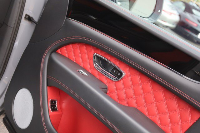 Used 2023 Bentley Bentayga AWD/4WD image 50