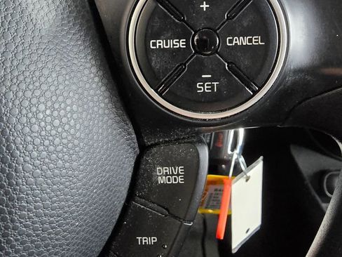 Used 2017 Kia Soul + image 23