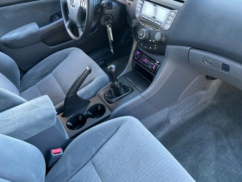 Used 2005 Honda Accord LX image 29