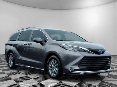 Used 2022 Toyota Sienna XLE