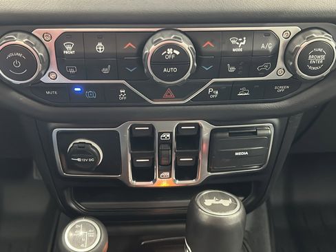 Used 2024 Jeep Wrangler Unlimited Sahara w/ Safety Group image 23