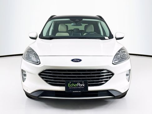 Used 2022 Ford Escape Titanium FWD image 2