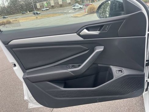 Certified 2025 Volkswagen Jetta Sport image 11