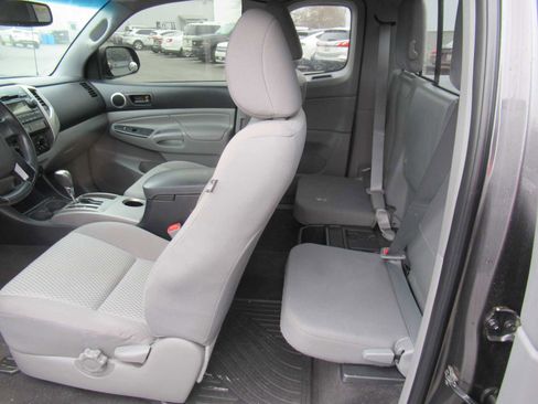 Used 2012 Toyota Tacoma 2WD Access Cab w/ SR5 Pkg image 15