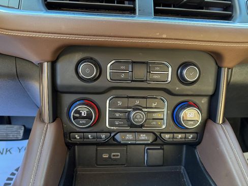 Used 2021 Chevrolet Suburban High Country image 18