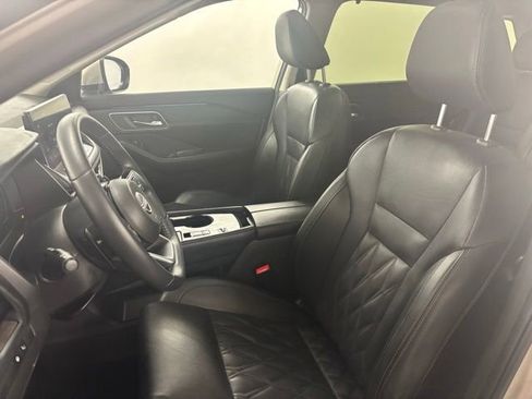 Used 2024 Nissan Rogue Platinum w/ Platinum Premium Package FWD image 16