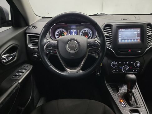 Used 2020 Jeep Cherokee Latitude w/ Cold Weather Group image 16