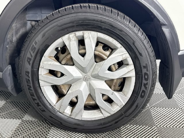 Used 2020 Toyota C-HR LE FWD image 37