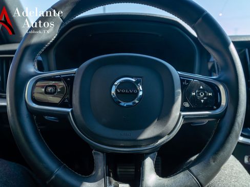 Used 2019 Volvo S60 T8 R-Design image 8