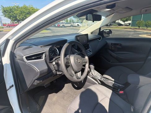 Used 2022 Toyota Corolla LE FWD image 11