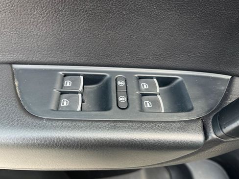 Used 2016 Volkswagen Touareg TDI AWD/4WD image 24
