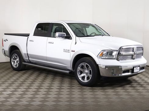 Used 2017 RAM 1500 Laramie w/ Convenience Group AWD/4WD image 2