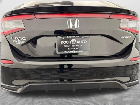Used 2023 Honda Civic Sport image 17
