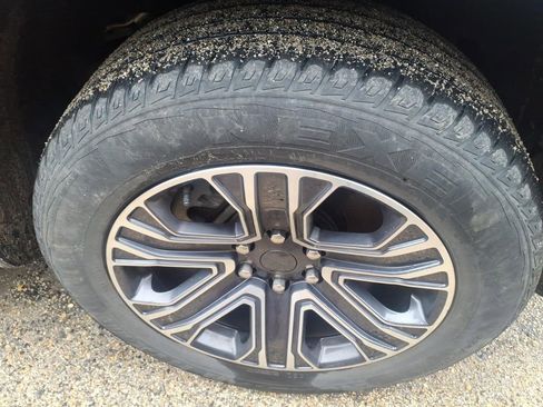 Used 2024 Jeep Wagoneer Series II w/ Flexible Seating Group image 7