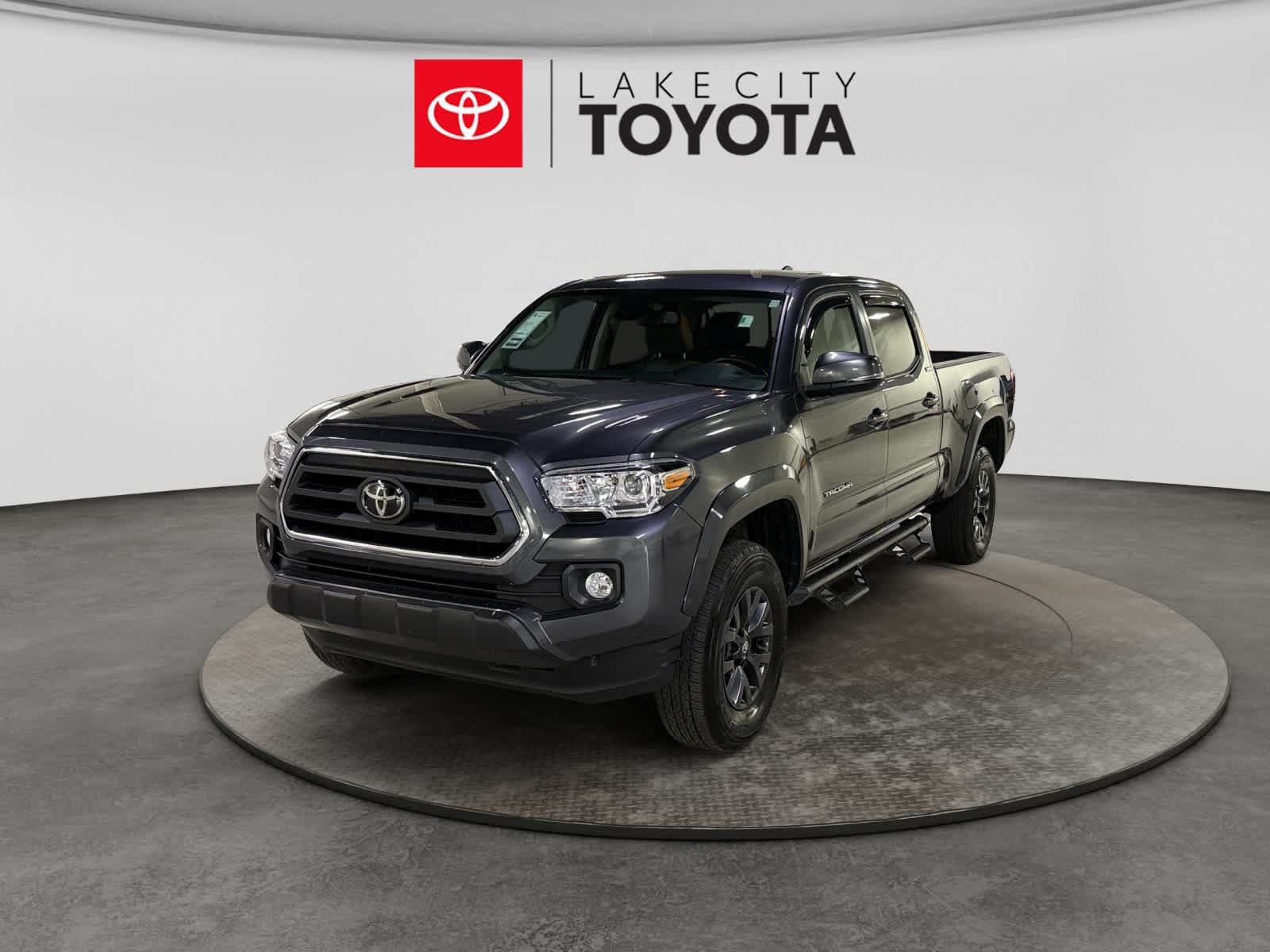 Used 2023 Toyota Tacoma SR5 w/ Technology Package AWD/4WD image 1