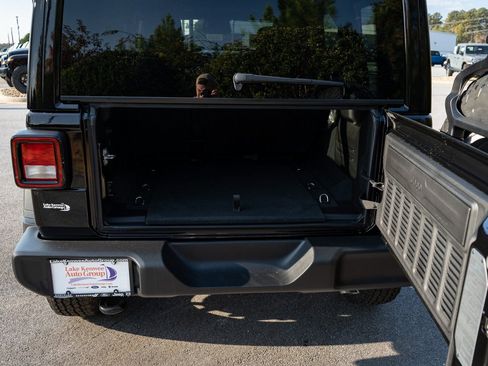 New 2026 Jeep Wrangler Unlimited Sport AWD/4WD image 9