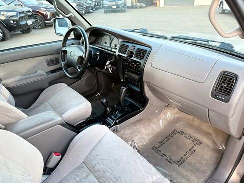 Used 2002 Toyota 4Runner SR5 AWD/4WD image 20