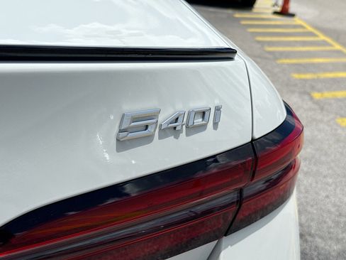 Used 2024 BMW 540i xDrive w/ Executive Package AWD/4WD image 11
