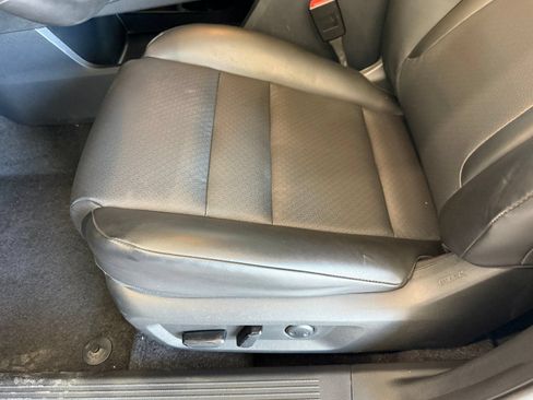 Used 2025 Nissan Rogue SV w/ SV Premium Package AWD/4WD image 37
