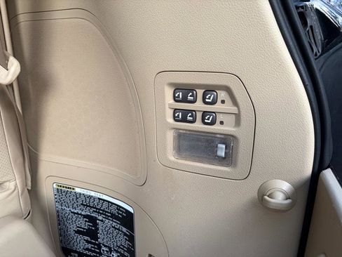 Used 2011 Lexus LX 570 4WD w/ Luxury Pkg image 35