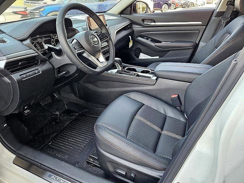 New 2025 Nissan Altima 2.5 SR image 7