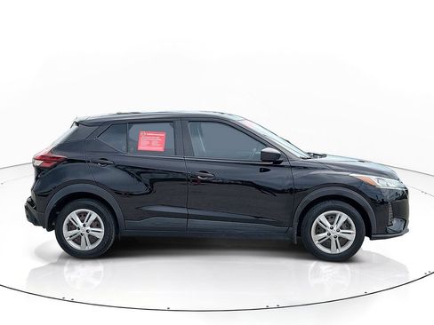 Certified 2022 Nissan Kicks S FWD image 5