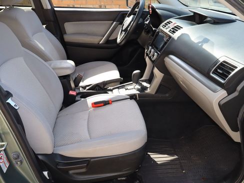 Used 2017 Subaru Forester 2.5i Premium AWD/4WD image 16