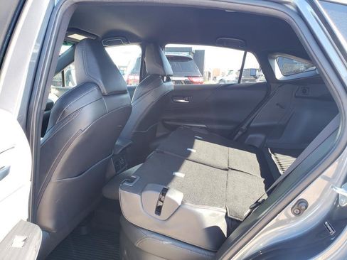 Used 2021 Toyota Venza Limited image 21