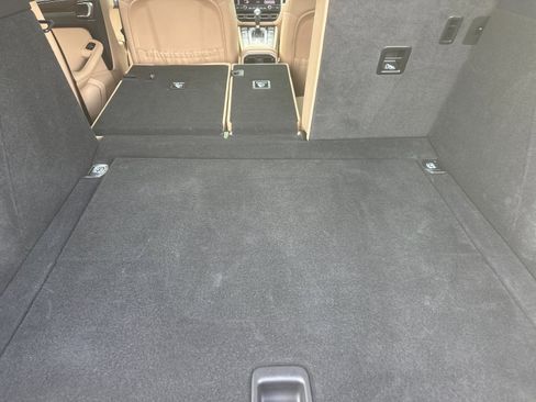 Used 2021 Porsche Macan image 15