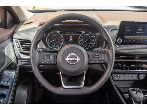 Used 2023 Nissan Rogue SV AWD/4WD image 21